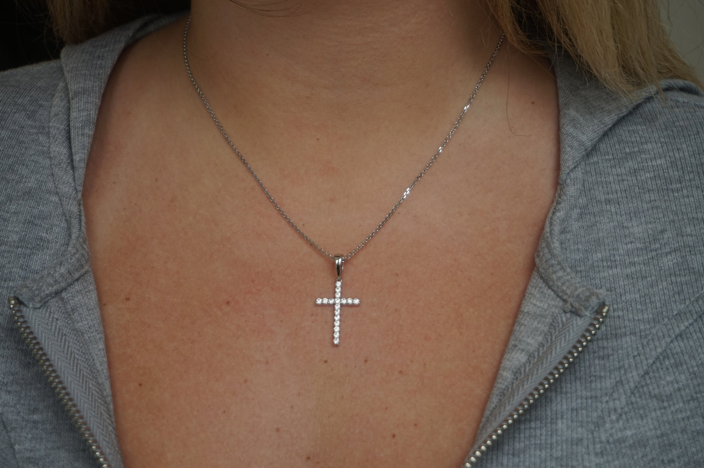 ‘DIAMOND CROSS NECKLACE'