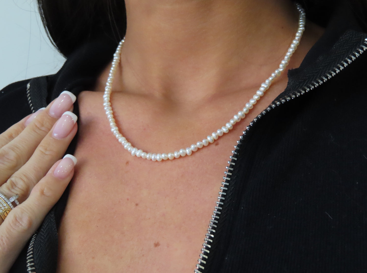 'MINI PEARL NECKLACE'