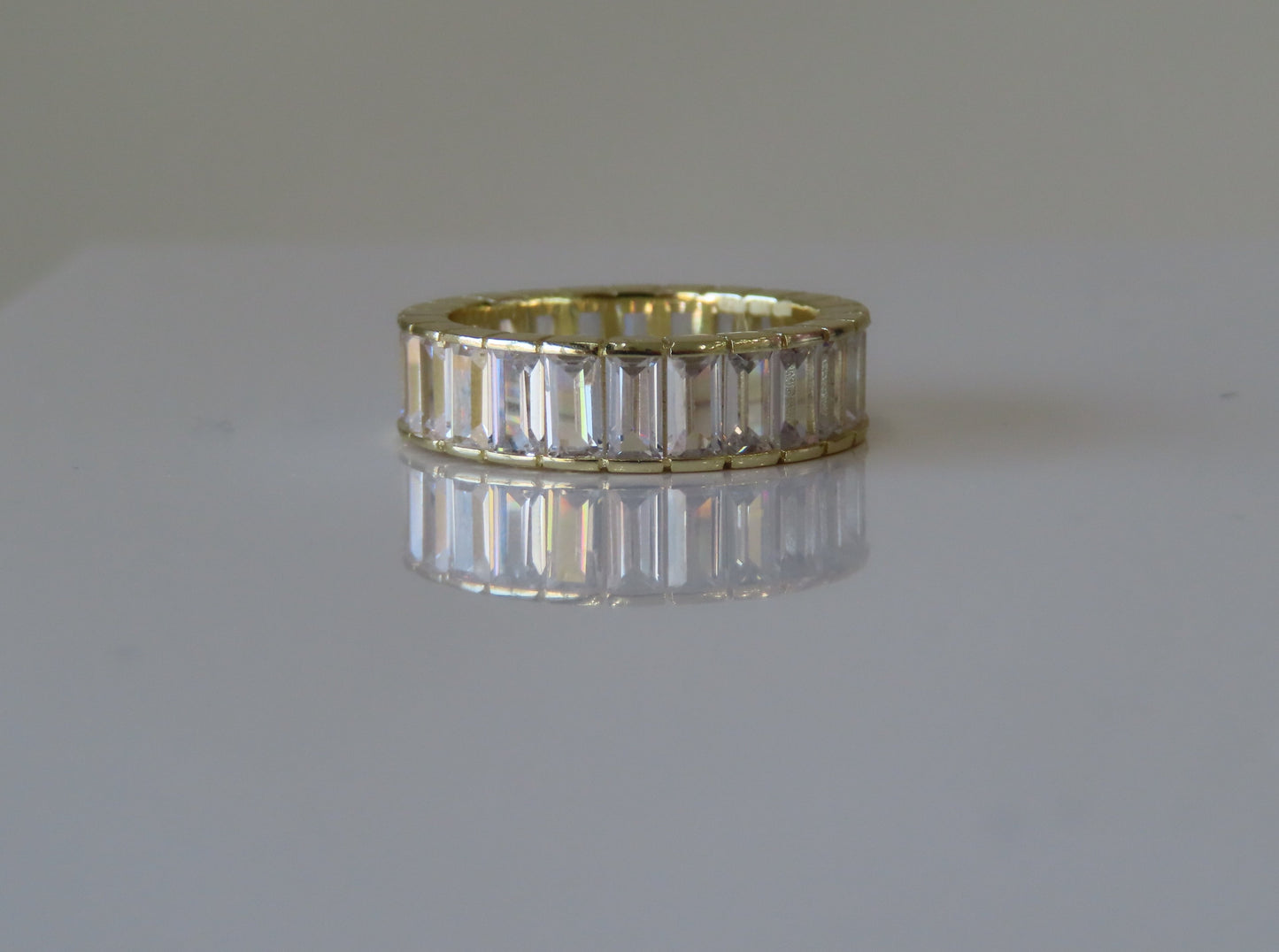 'BEZEL QUEEN RING'